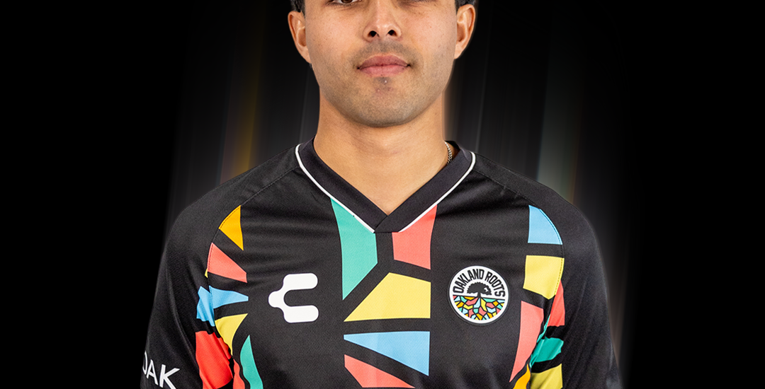 Image of Julian Bravo wearing an Oakland Roots SC First Kit.